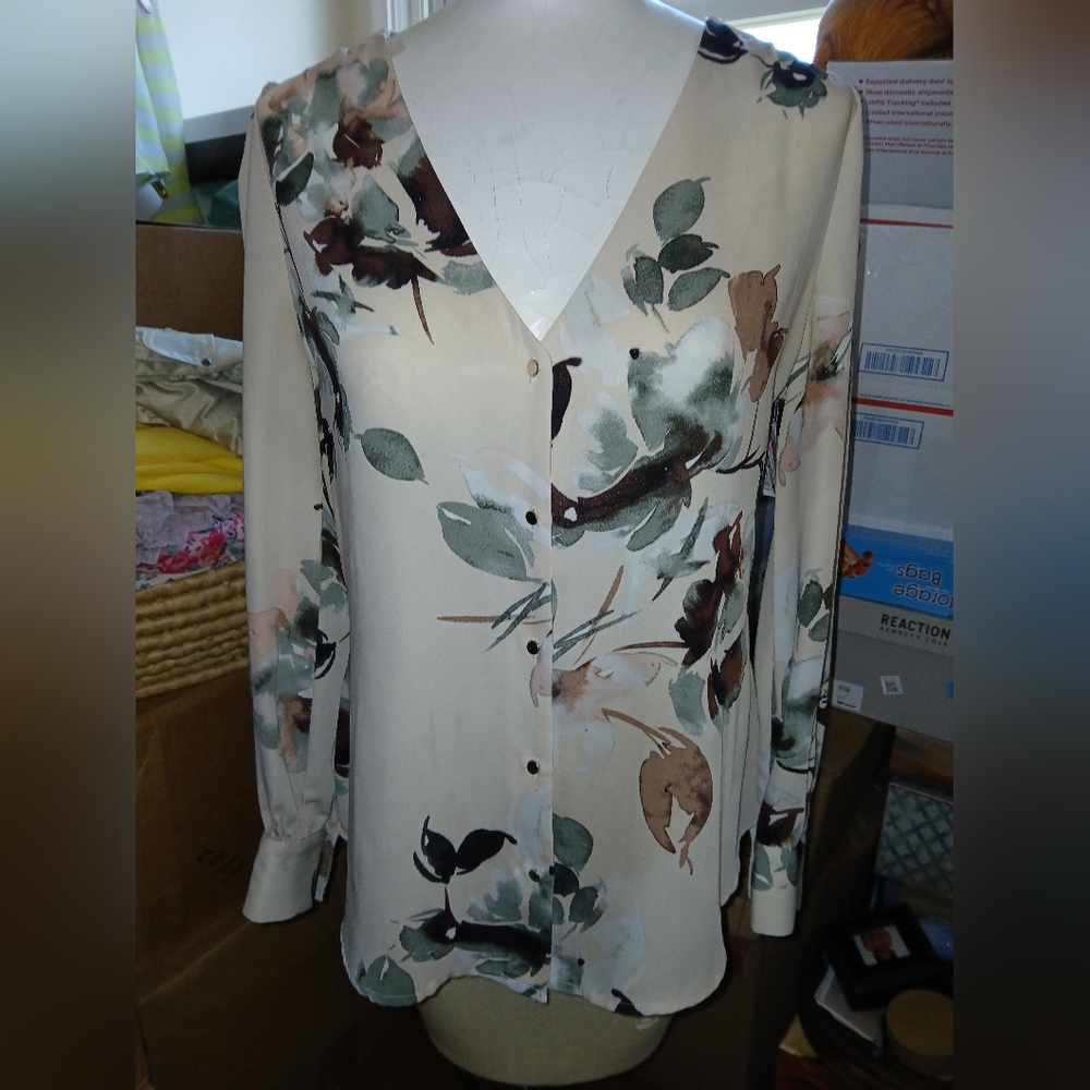 LE CHATEAU Floral Blouse Size XS